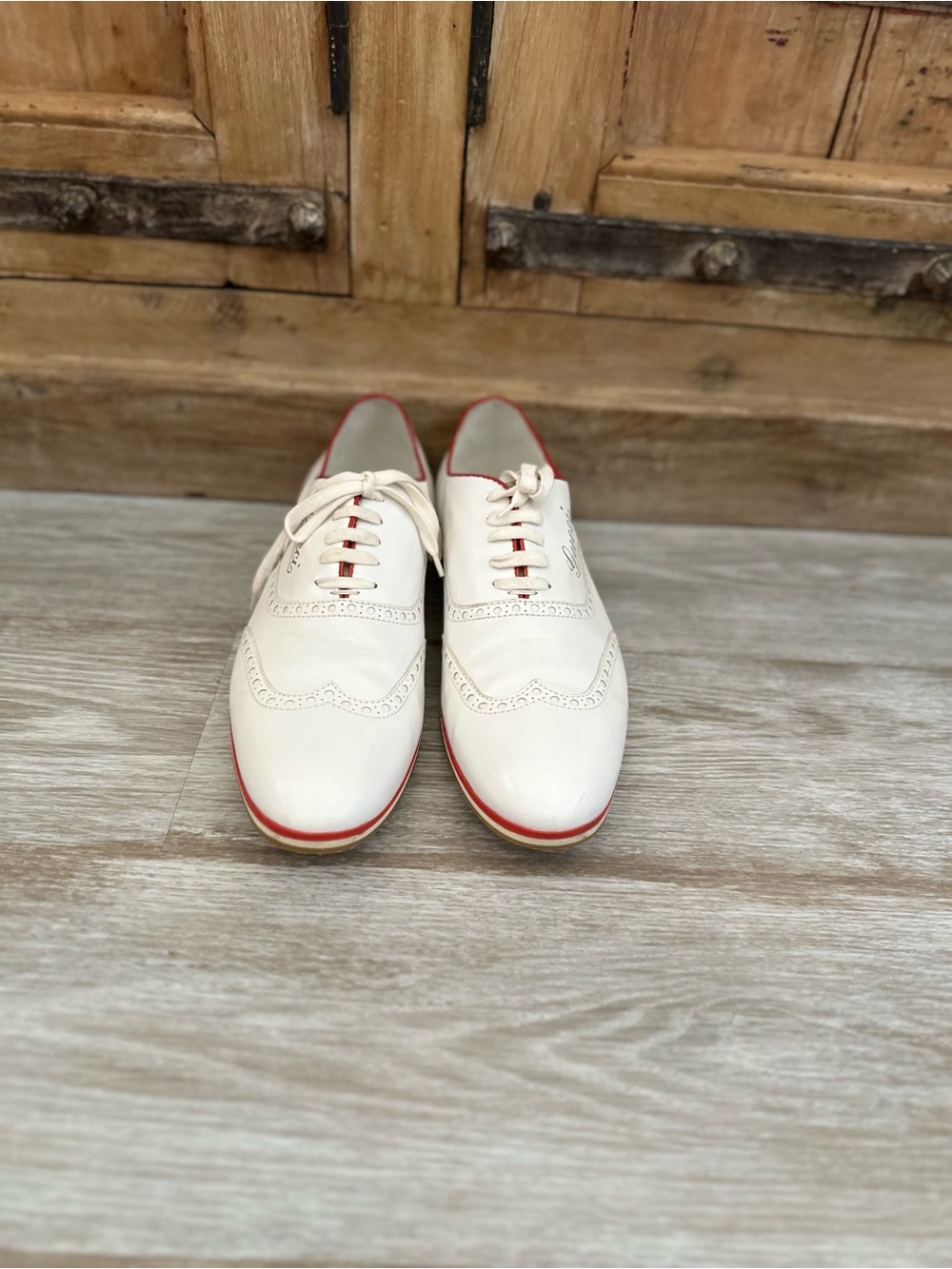 Men's Gucci Ivory Wingtip Style Casual Dress Sneakers Size 43 E EUR, 10 D USA
